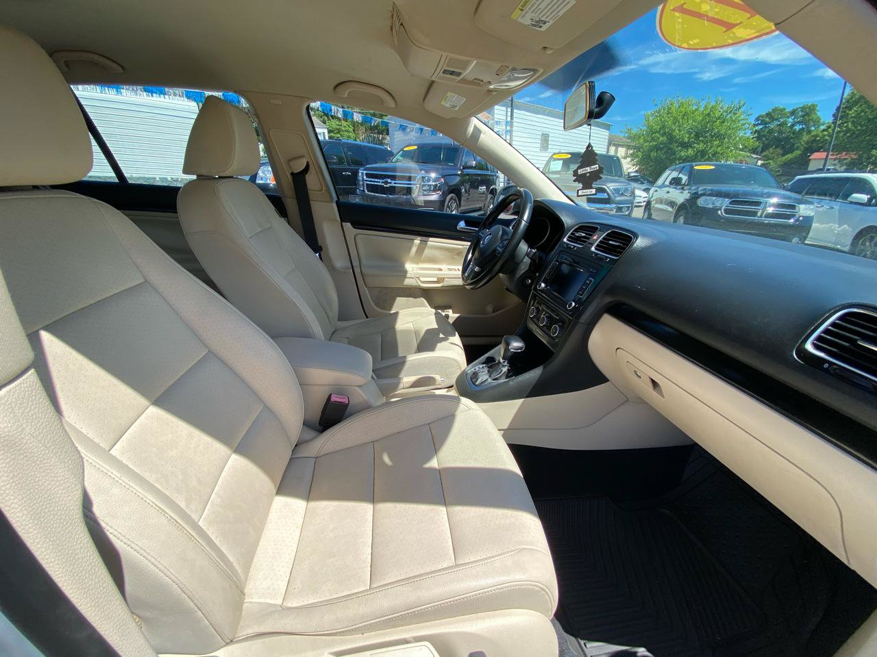 Used 2011 Volkswagen Jetta TDI FWD image 9