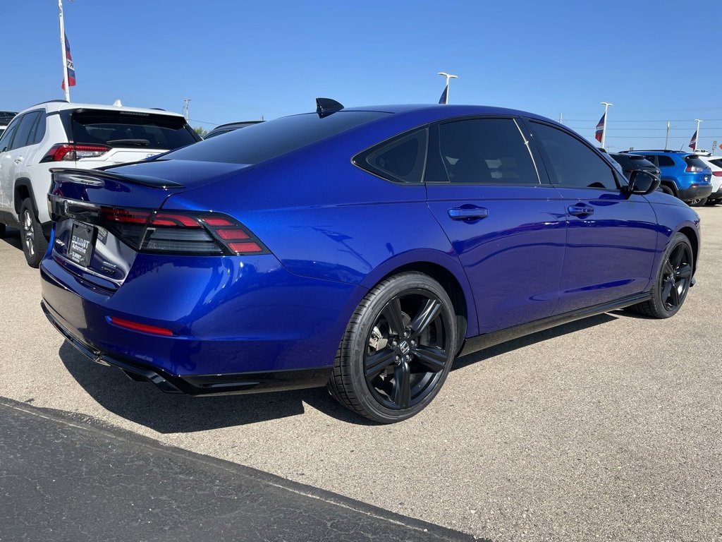 Used 2023 Honda Accord Sport image 4