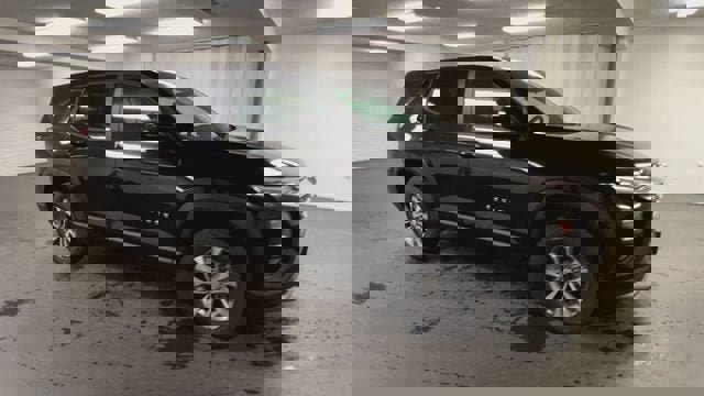 New 2026 Chevrolet Equinox LT w/ Convenience Package II image 2