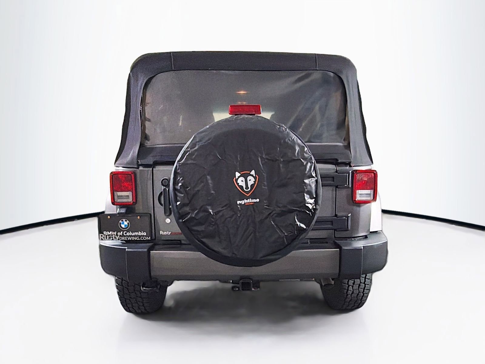 Used 2017 Jeep Wrangler Unlimited Sahara w/ Connectivity Group image 6