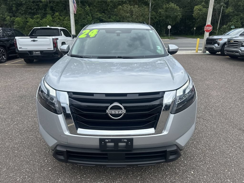 Used 2024 Nissan Pathfinder SV AWD/4WD image 11