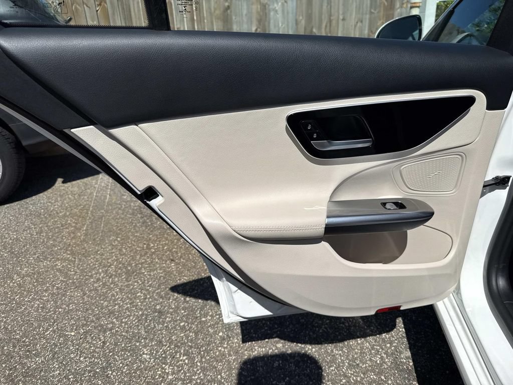 Used 2023 Mercedes-Benz C 300 Sedan image 12