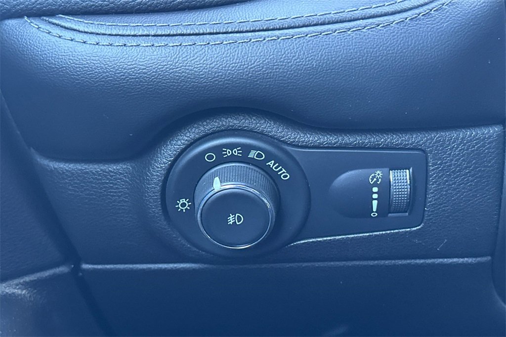 Used 2021 Dodge Durango SXT w/ 3rd Row Seating Group image 31