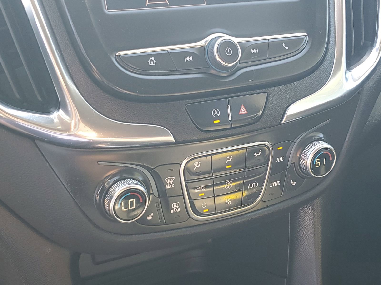 Used 2024 Chevrolet Equinox LT FWD image 27