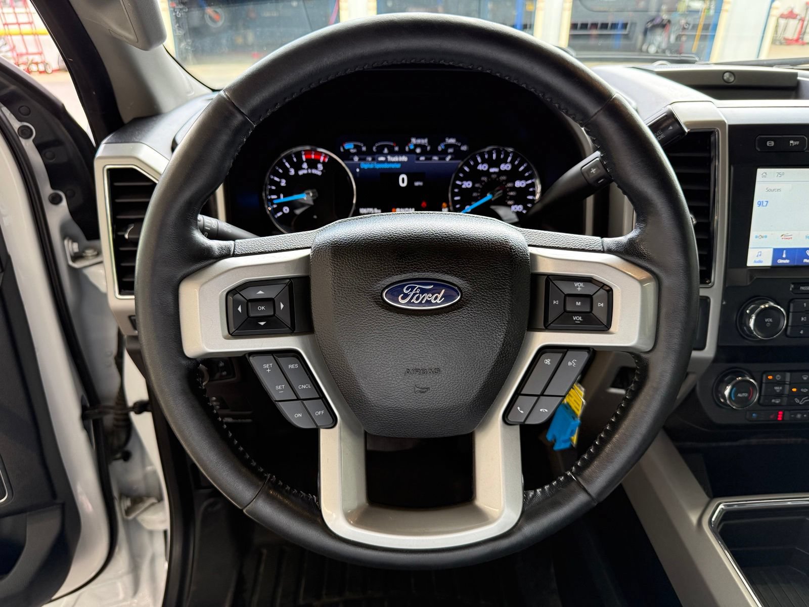 Used 2021 Ford F250 Lariat w/ Lariat Value Package AWD/4WD image 14