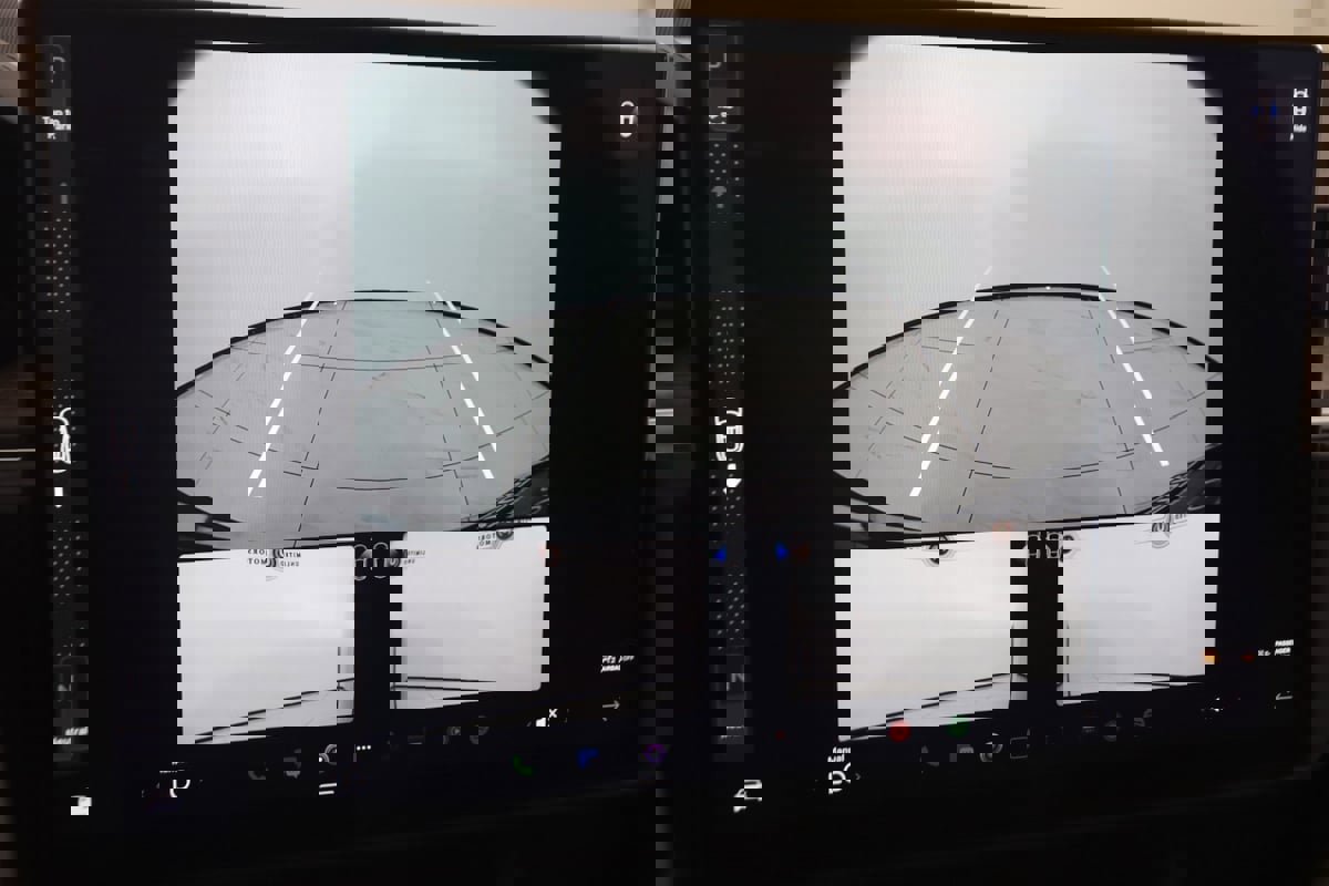 Used 2022 Tesla Model X image 11