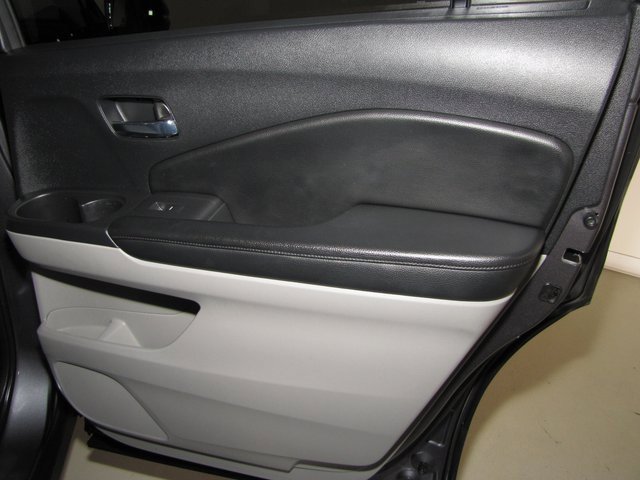 Used 2021 Honda Pilot EX image 19