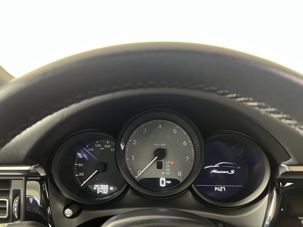 Certified 2023 Porsche Macan S image 31