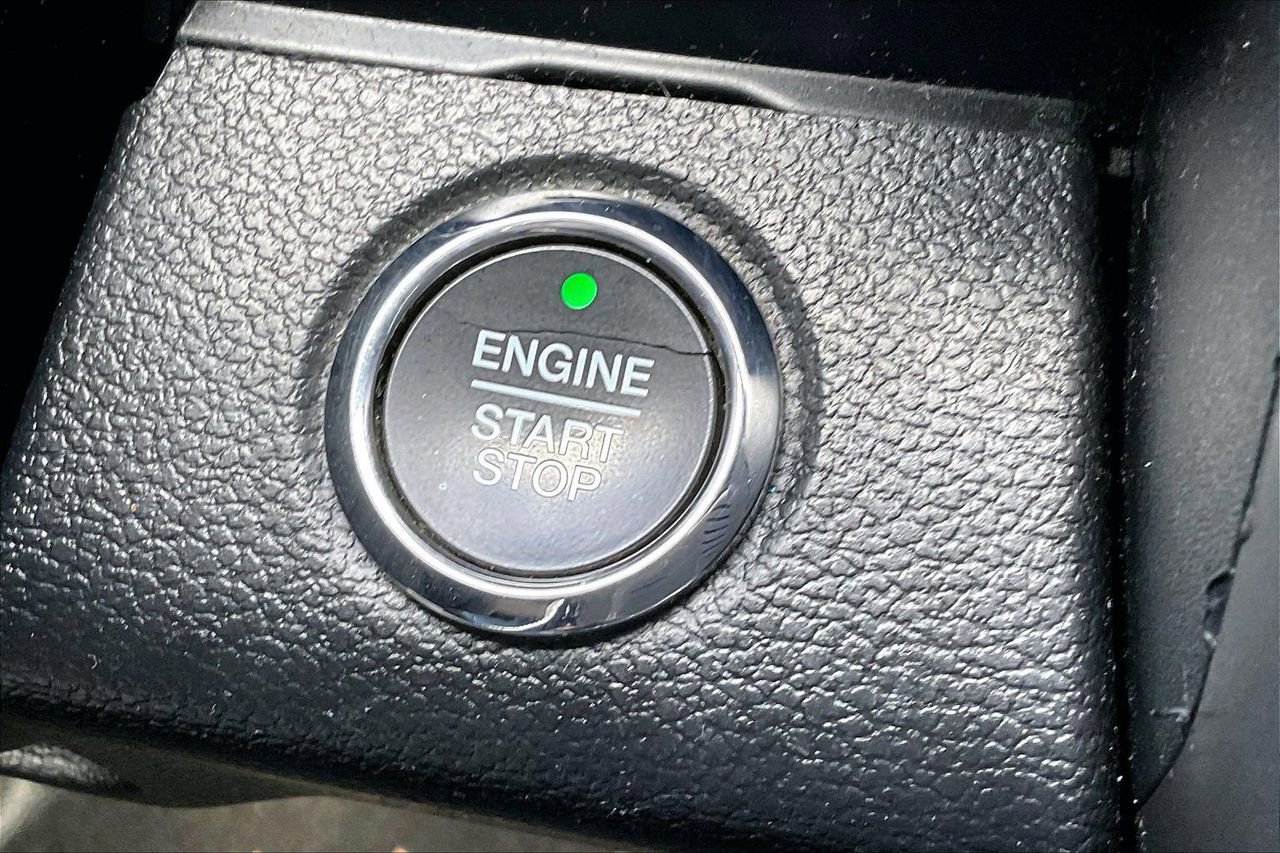 Used 2018 Ford Expedition XLT w/ Equipment Group 202A image 30