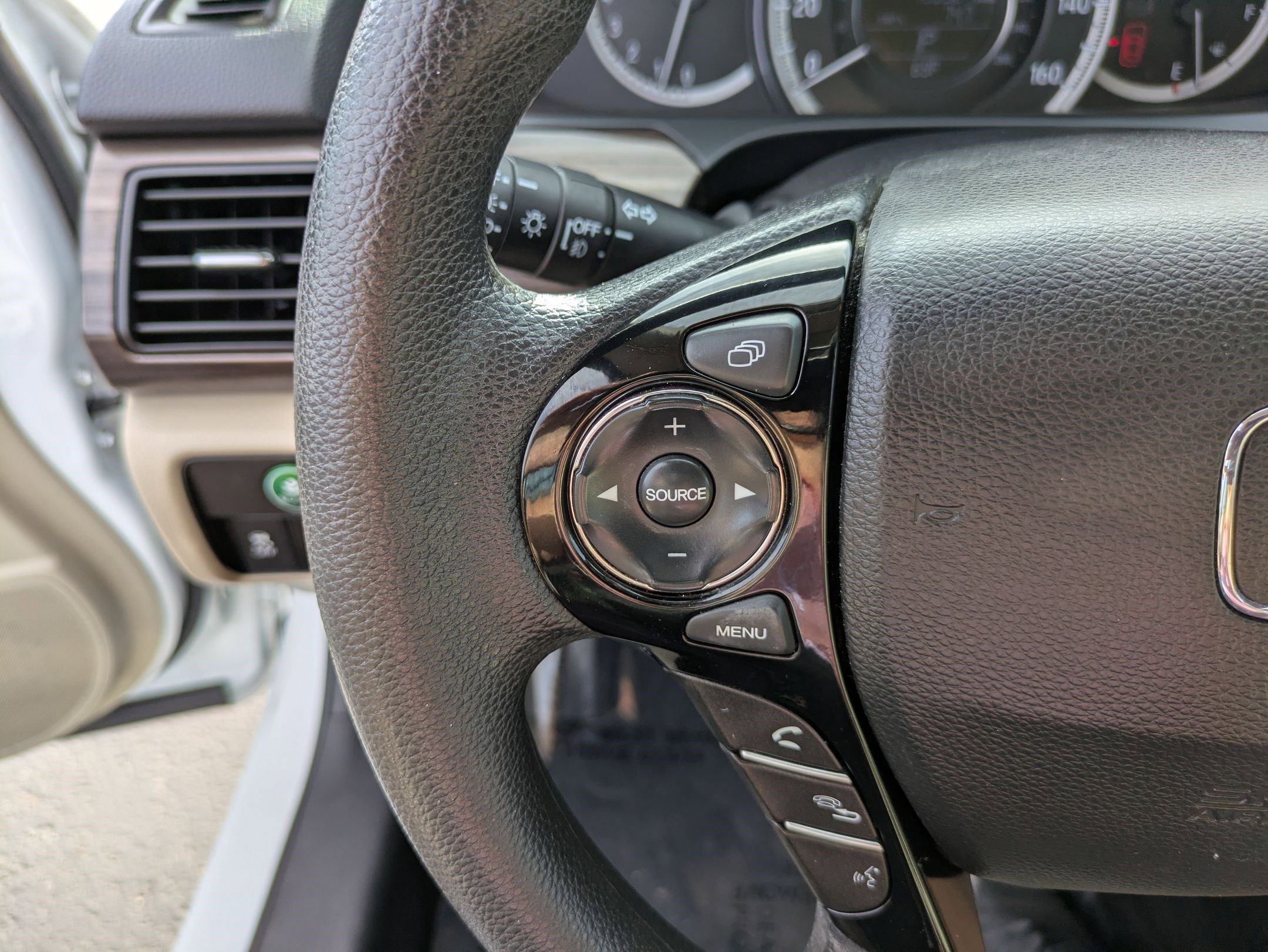 Used 2016 Honda Accord EX image 18