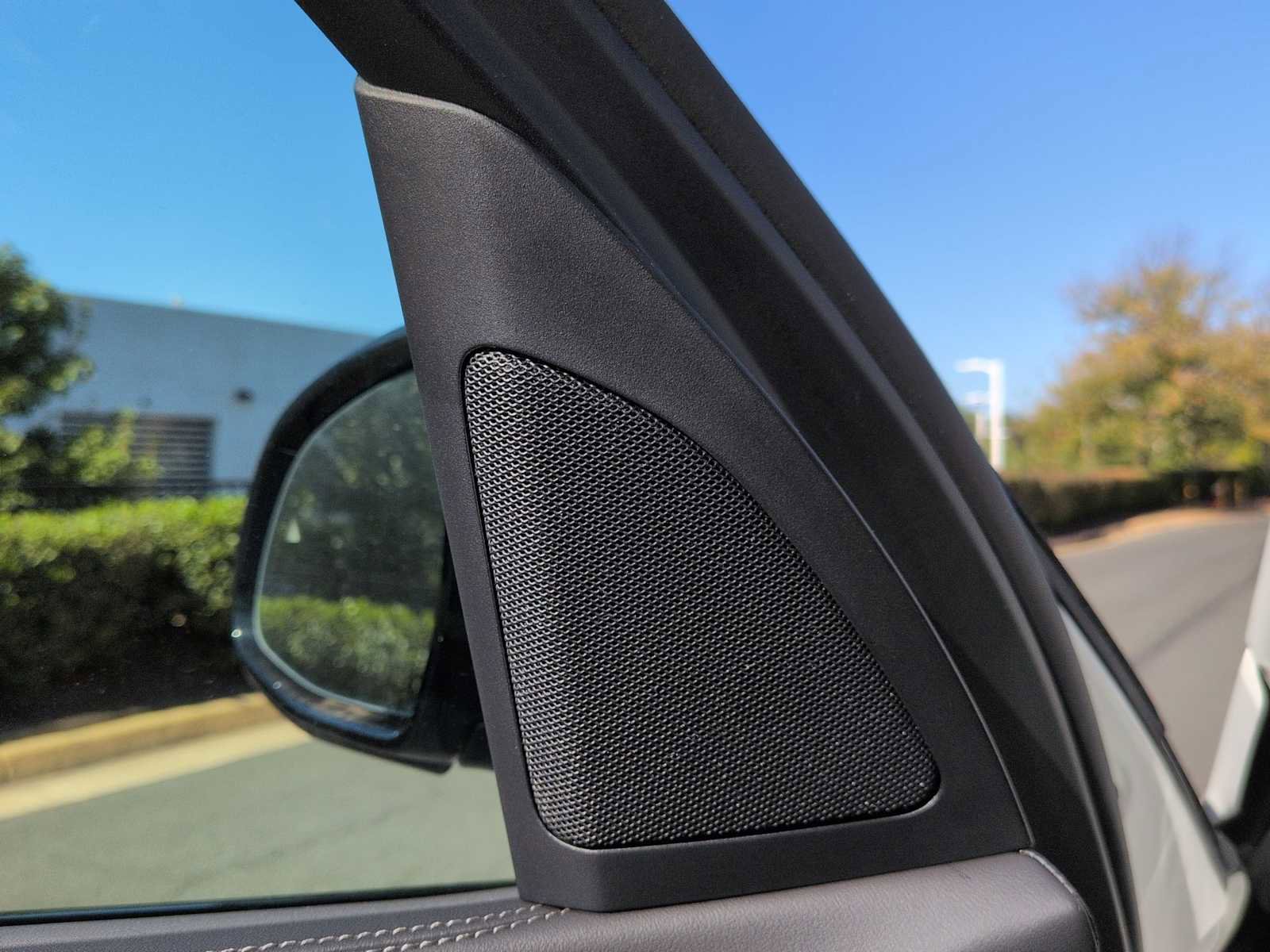 New 2026 BMW X5 xDrive40i w/ M Sport Package image 32