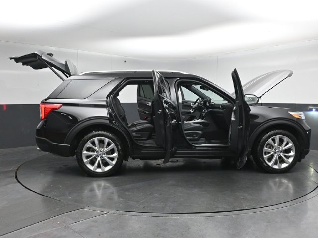 Used 2023 Ford Explorer Platinum w/ Technology Package AWD/4WD image 59