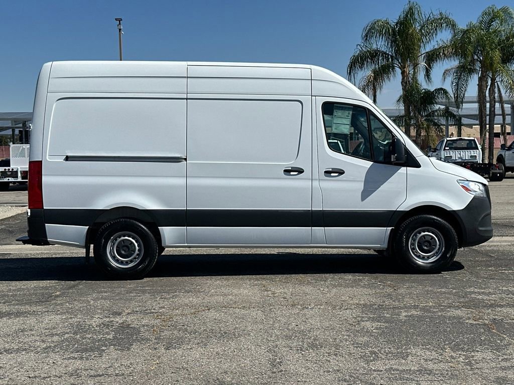 Used 2023 Mercedes-Benz Sprinter 2500 image 2