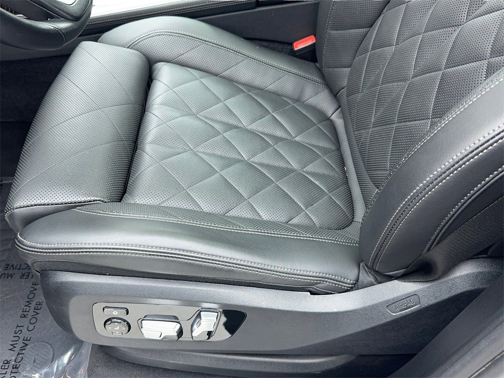 Used 2024 BMW X7 xDrive40i image 38