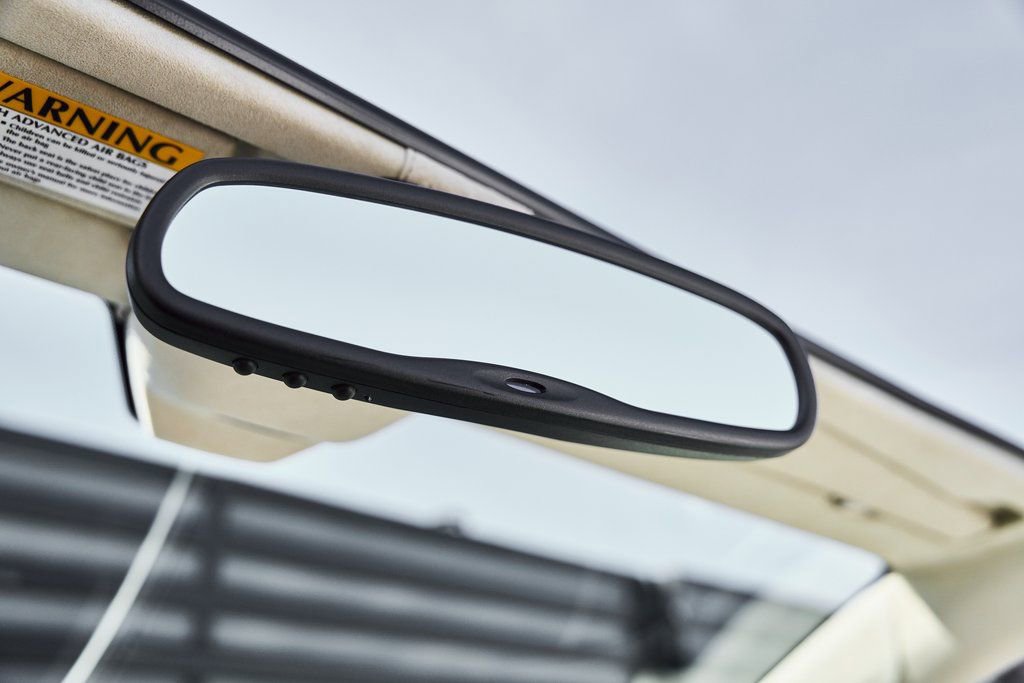 Used 2017 Aston Martin Vanquish S image 73