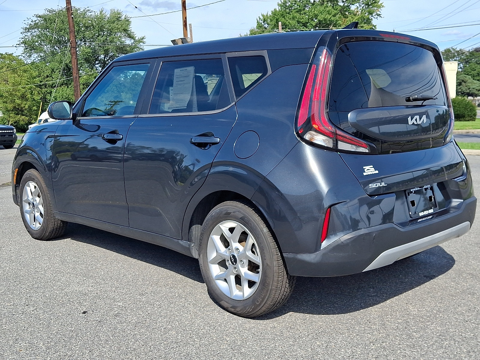 Used 2023 Kia Soul LX w/ LX Technology Package FWD image 4