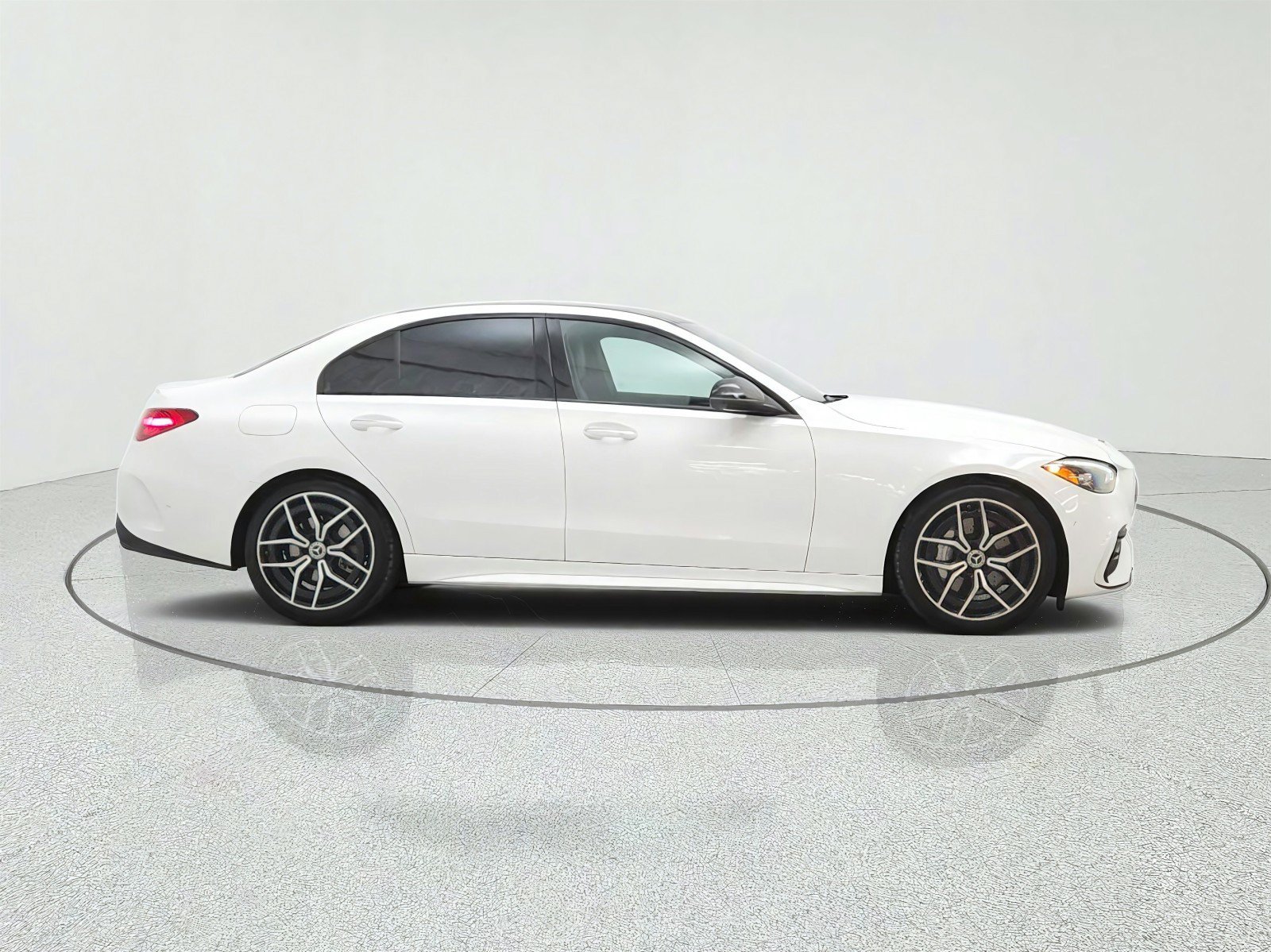 Used 2023 Mercedes-Benz C 300 Sedan image 4