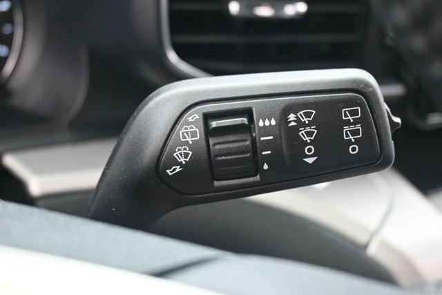 Used 2023 Ford Explorer XLT w/ Equipment Group 202A AWD/4WD image 19
