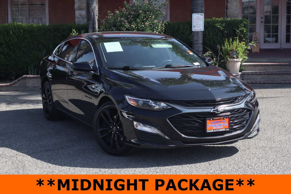 Used 2025 Chevrolet Malibu LT w/ Midnight Edition FWD image 2