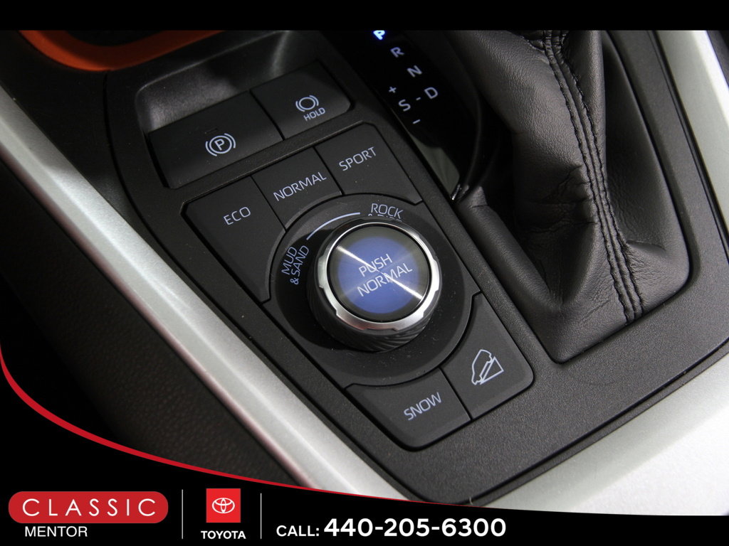 Used 2024 Toyota RAV4 Adventure image 17