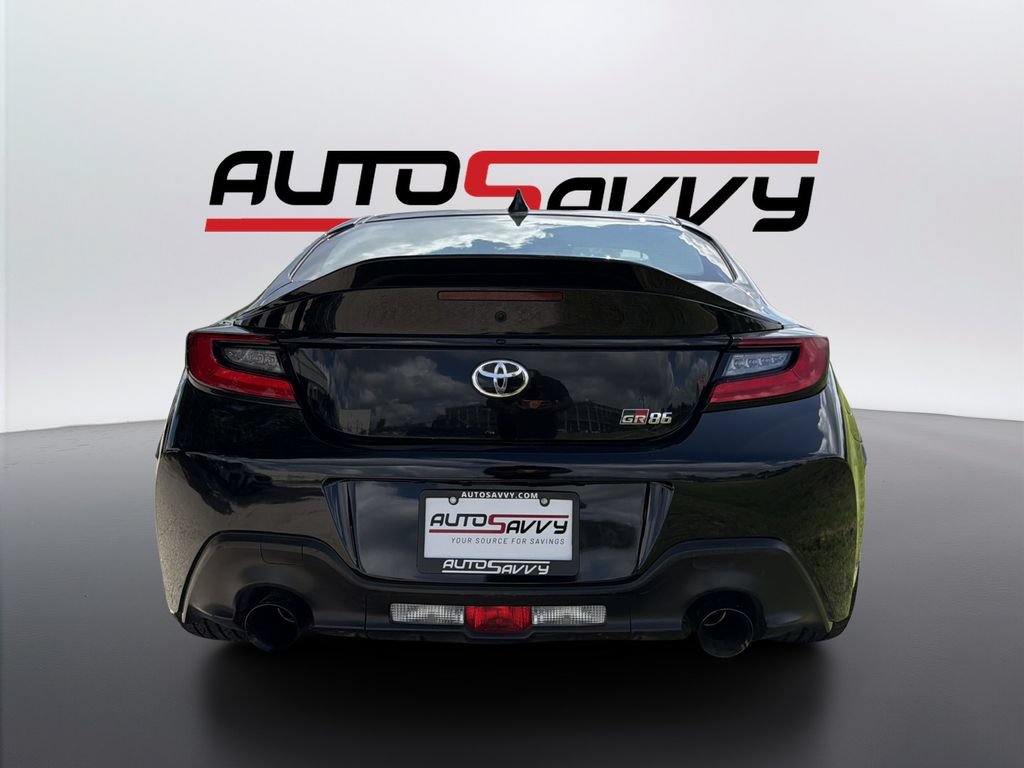 Used 2025 Toyota GR86 Premium w/ ALL Weather Mat Package (TMS) RWD image 3
