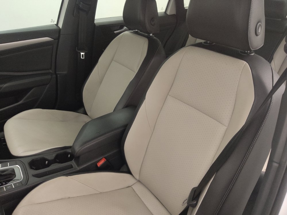 Used 2019 Volkswagen Jetta R-Line w/ R-Line Cold Weather Package FWD image 17