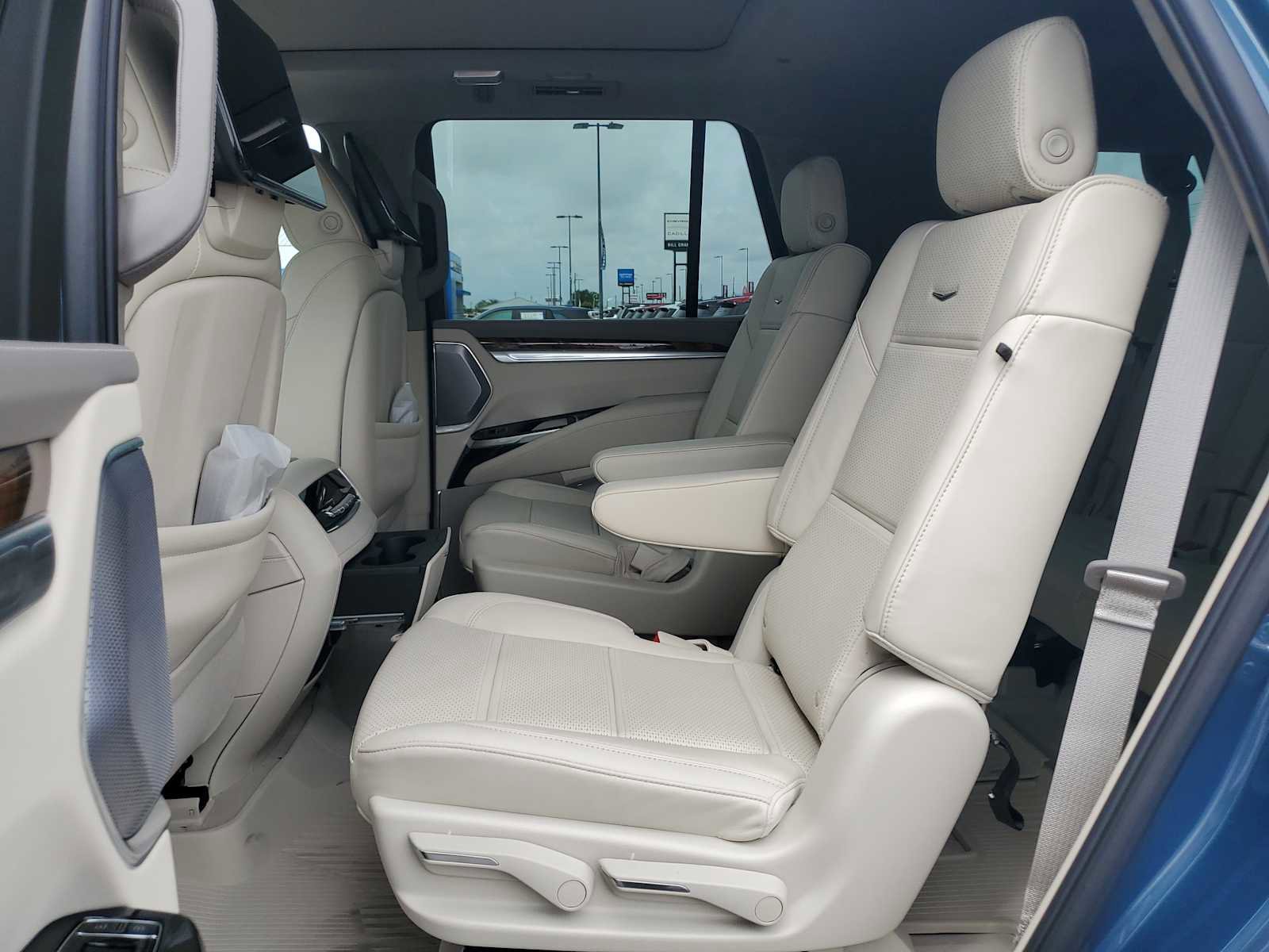 New 2026 Cadillac Escalade Platinum Sport AWD/4WD image 14