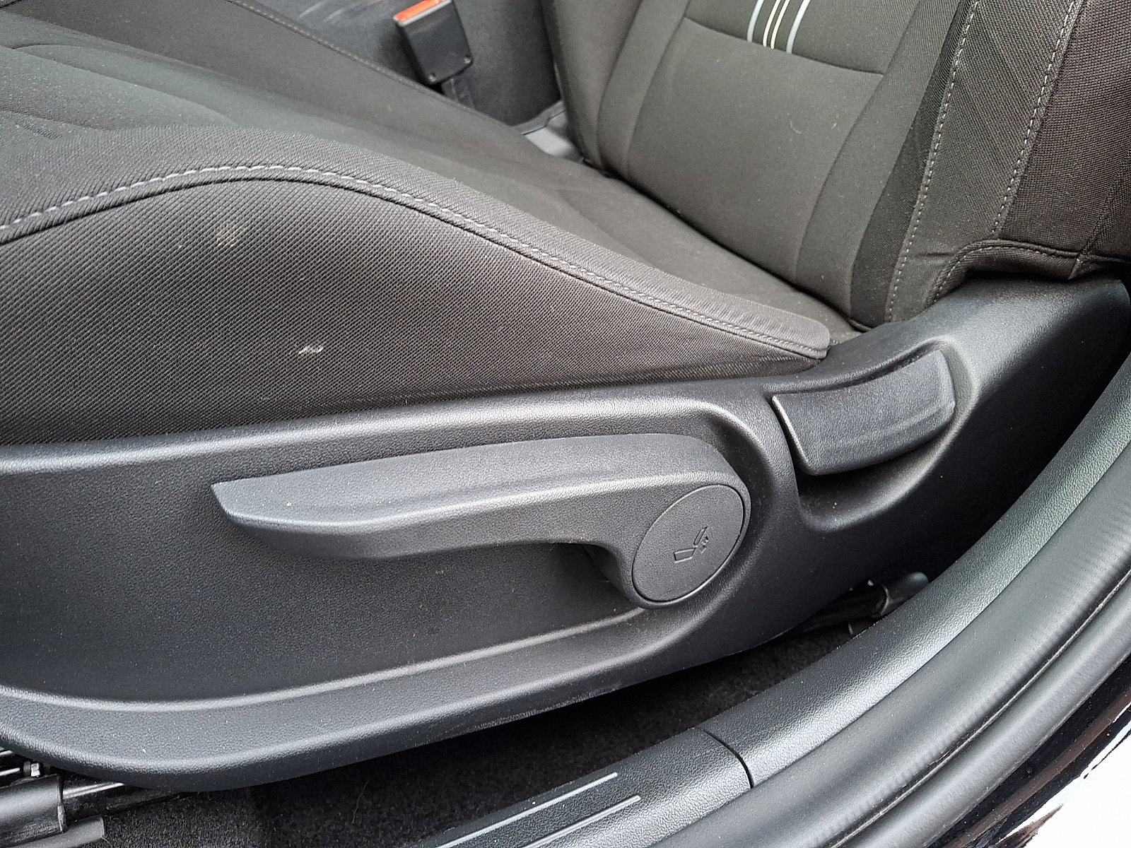 Used 2023 Hyundai Elantra SEL w/ Convenience Package FWD image 15
