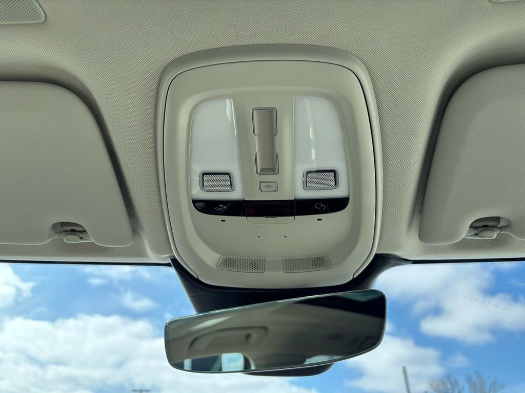 Certified 2023 Volvo XC60 B5 Core w/ Climate Package image 12