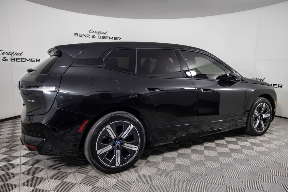 Used 2024 BMW iX xDrive50 w/ Sport Package AWD/4WD image 10