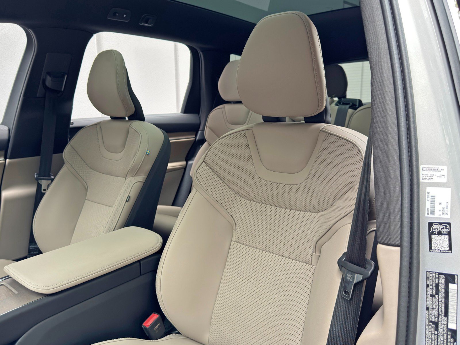Used 2025 Volvo EX90 Ultra AWD/4WD image 36