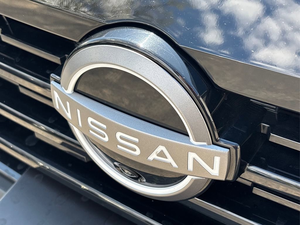 Used 2025 Nissan Kicks SR image 14