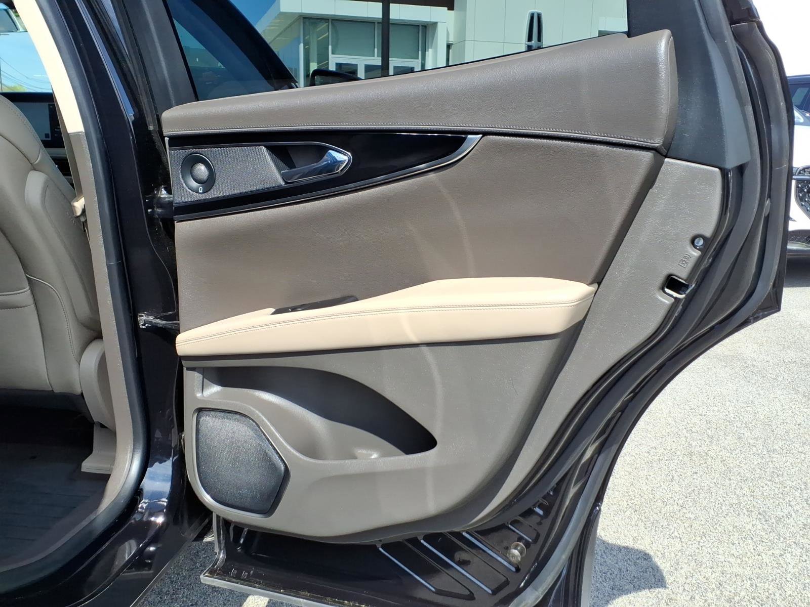 Certified 2022 Lincoln Nautilus Reserve w/ Equipment Group 201A image 29