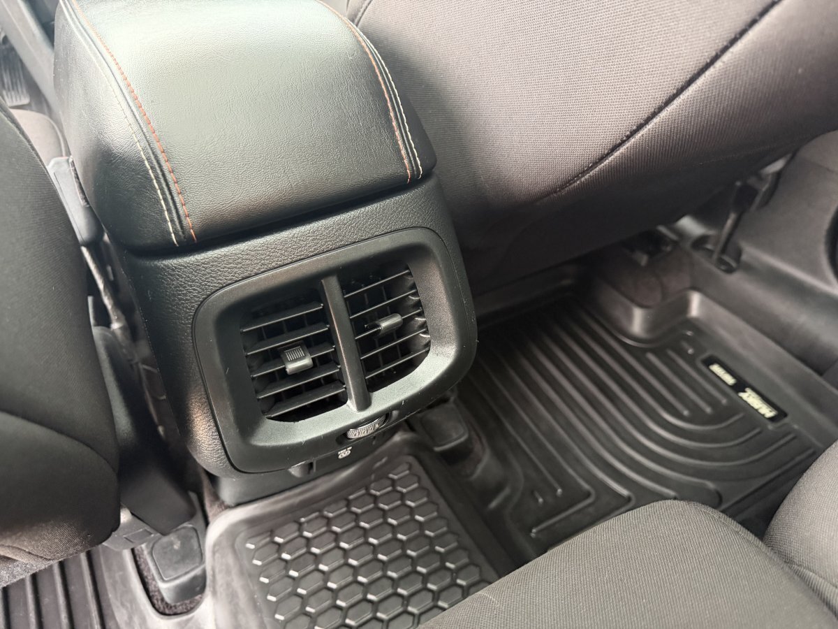 Used 2016 Jeep Cherokee 75th Anniversary FWD image 26
