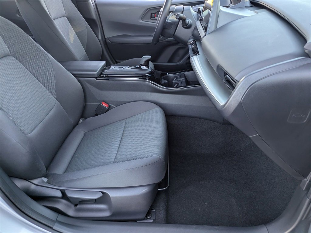 Used 2025 Toyota Prius LE image 28