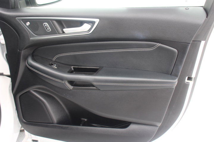 Used 2019 Ford Edge Titanium w/ Equipment Group 301A AWD/4WD image 20
