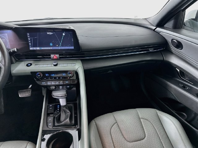 Used 2025 Hyundai Elantra Limited FWD image 29