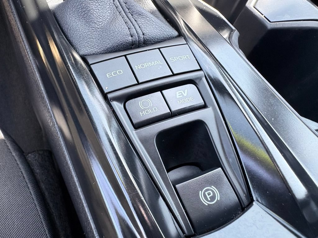 Used 2025 Toyota Camry LE FWD image 23