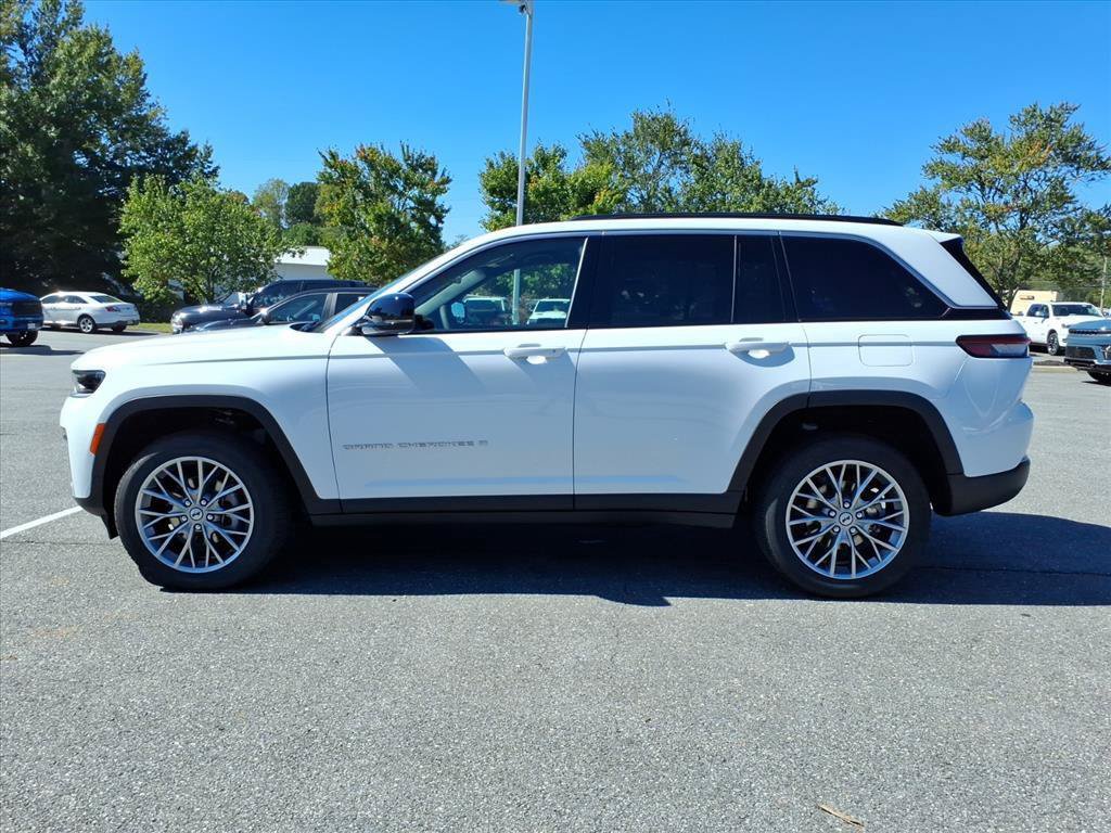 New 2027 Jeep Grand Cherokee Limited AWD/4WD image 3