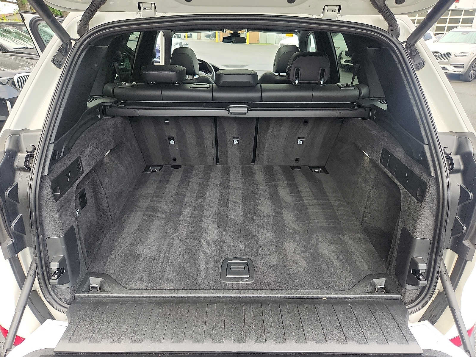 Used 2023 BMW X5 xDrive40i w/ Parking Assistance Package AWD/4WD image 28