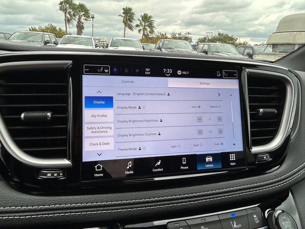 New 2026 Chrysler Pacifica Select image 50