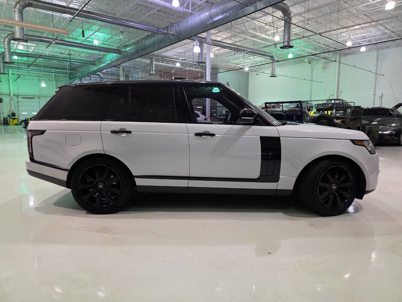 Used 2016 Land Rover Range Rover HSE AWD/4WD image 2