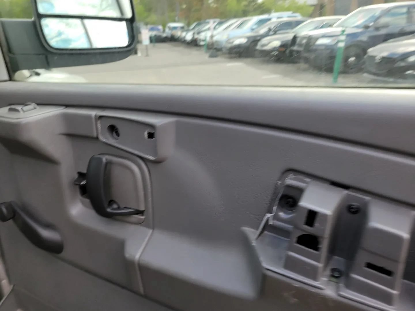 Used 2011 Chevrolet Express 3500 LS RWD image 34