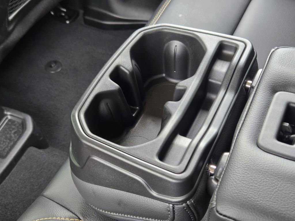 Used 2025 Jeep Wrangler Unlimited Sahara AWD/4WD image 39
