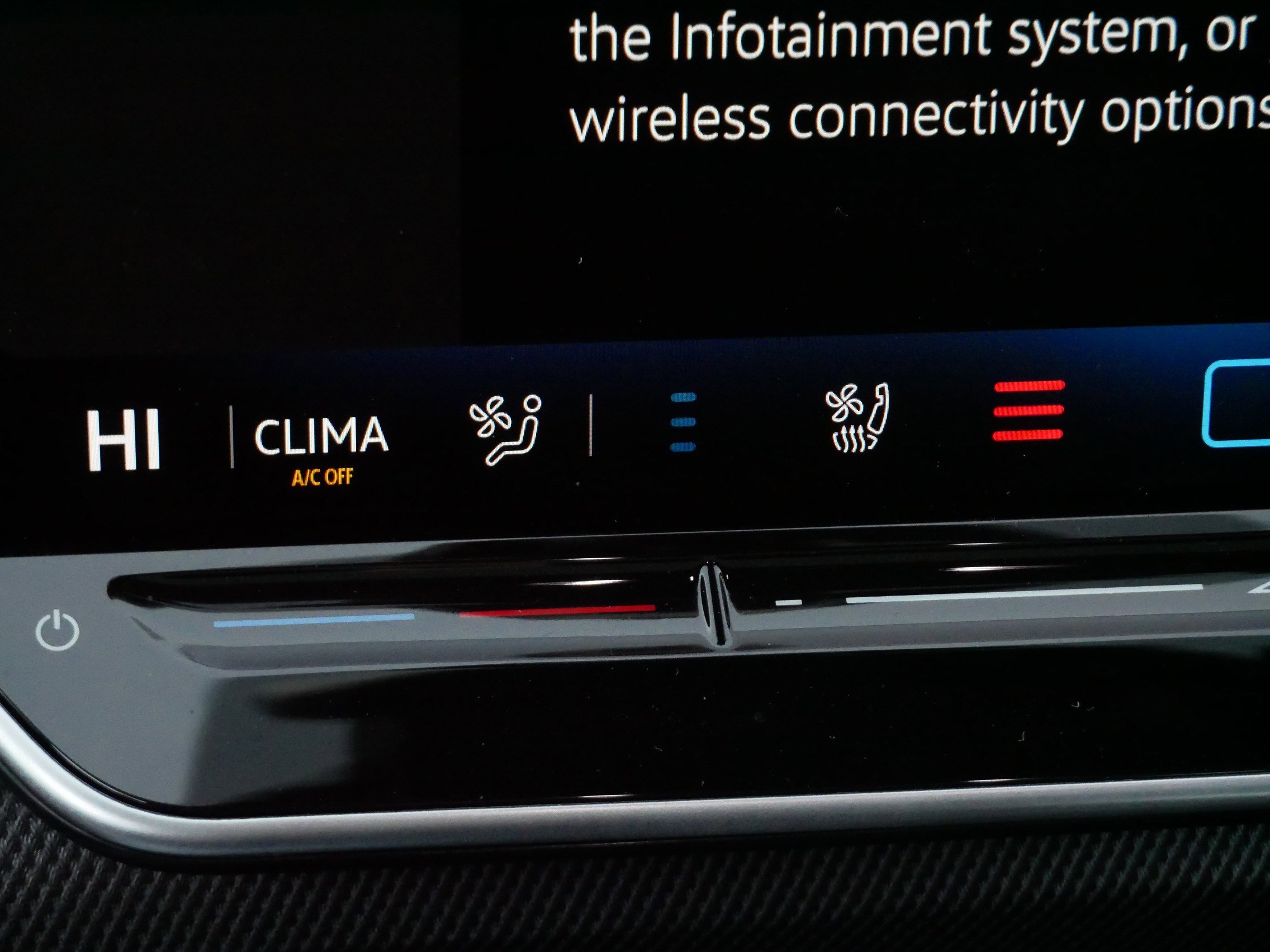 Used 2025 Volkswagen Golf image 29