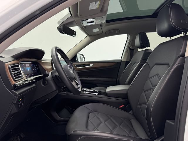 Used 2024 Volkswagen Atlas SE w/ Panoramic Sunroof Package FWD image 19