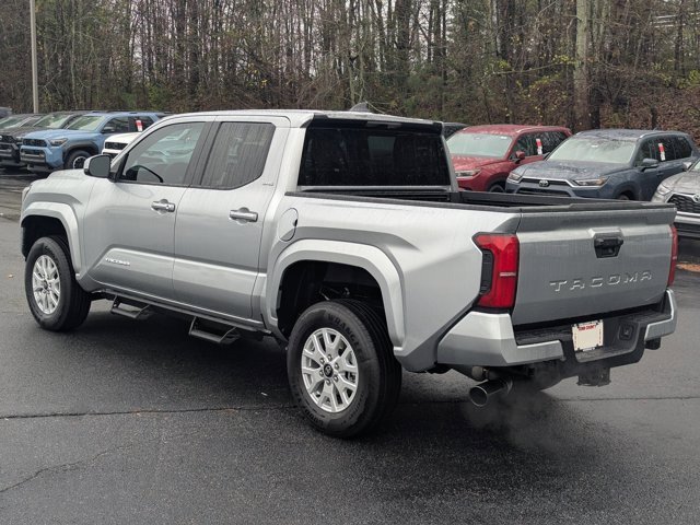 Used 2025 Toyota Tacoma SR5 image 5