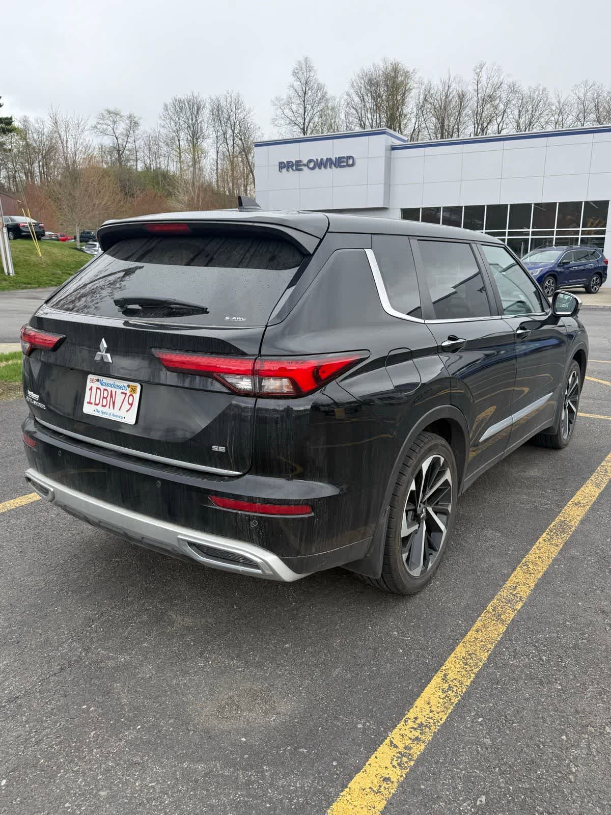 Used 2022 Mitsubishi Outlander SE AWD/4WD image 4