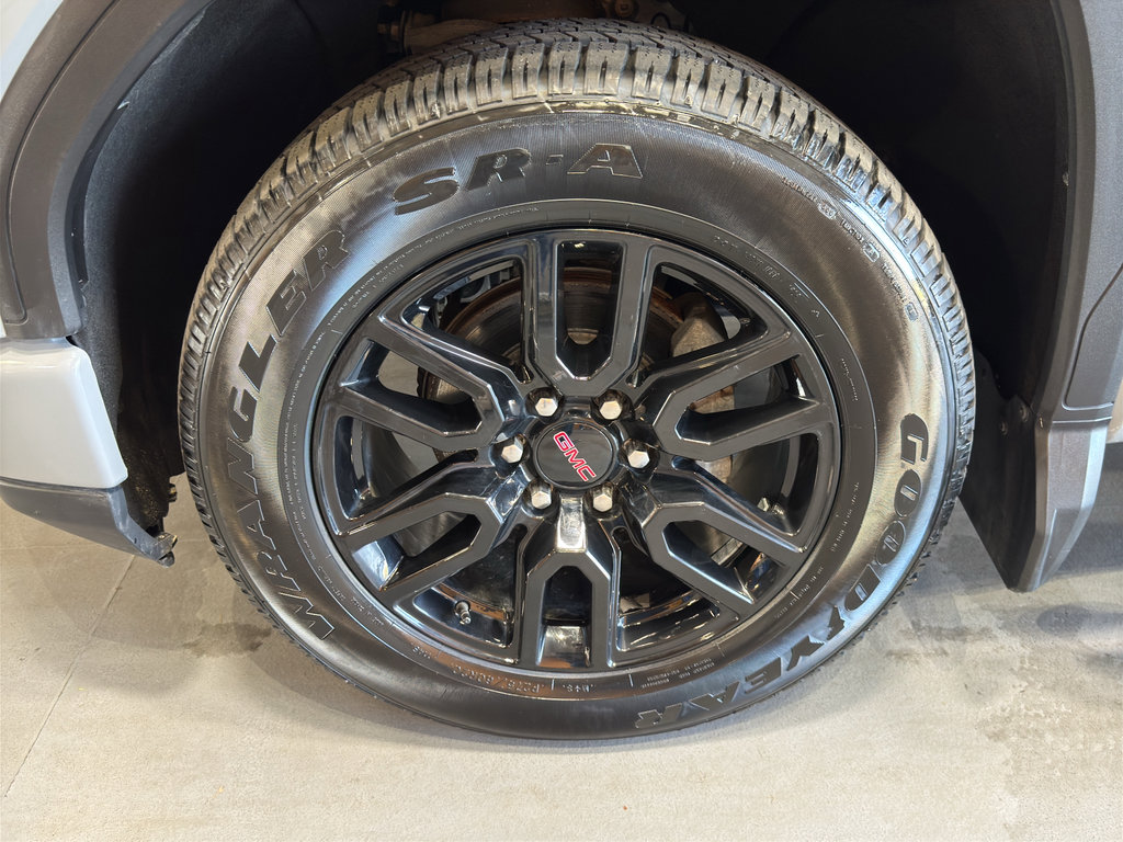 Used 2024 GMC Sierra 1500 Pro w/ Graphite Edition AWD/4WD image 9