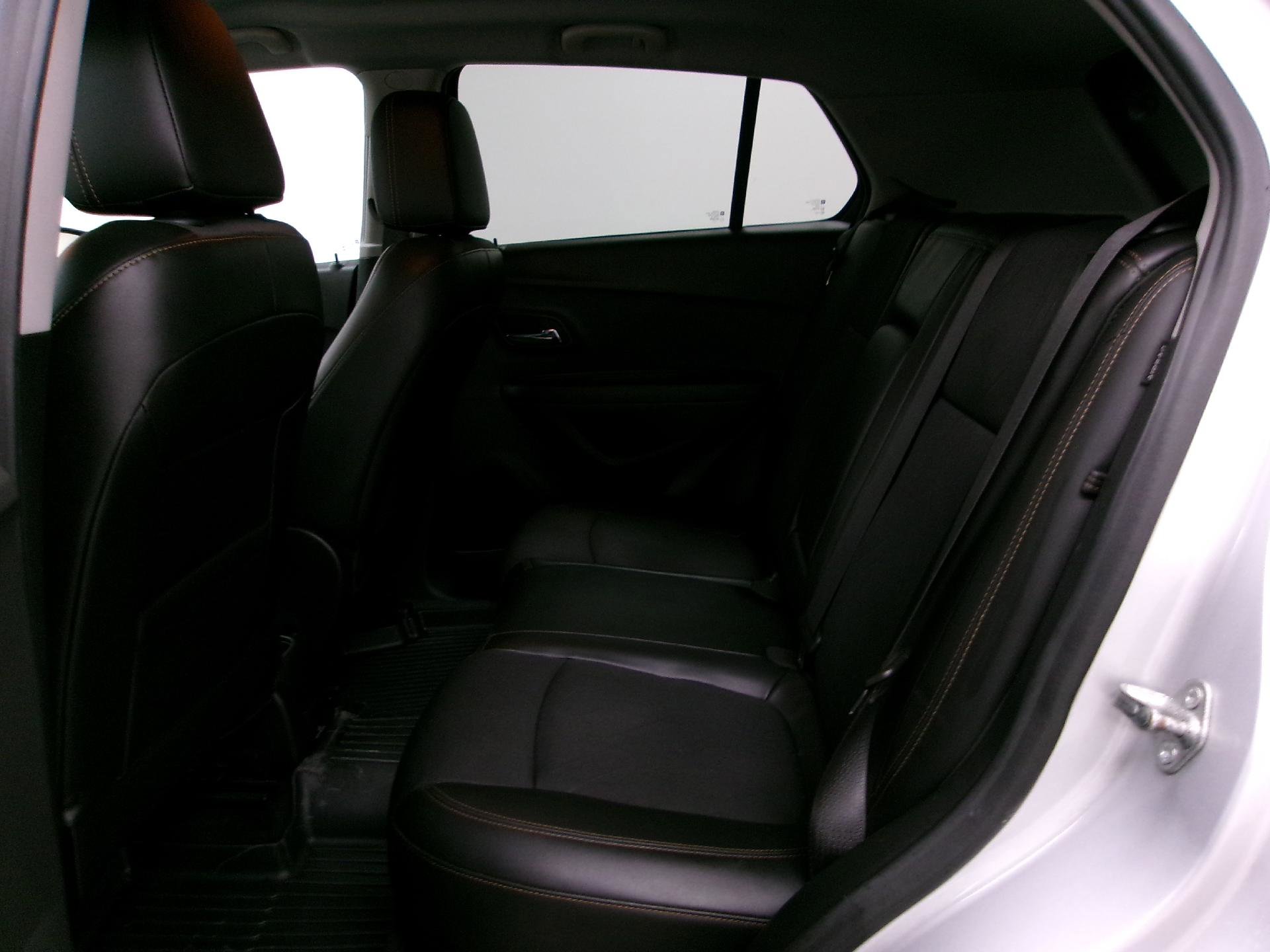 Used 2019 Chevrolet Trax LT w/ LT Convenience Package image 9